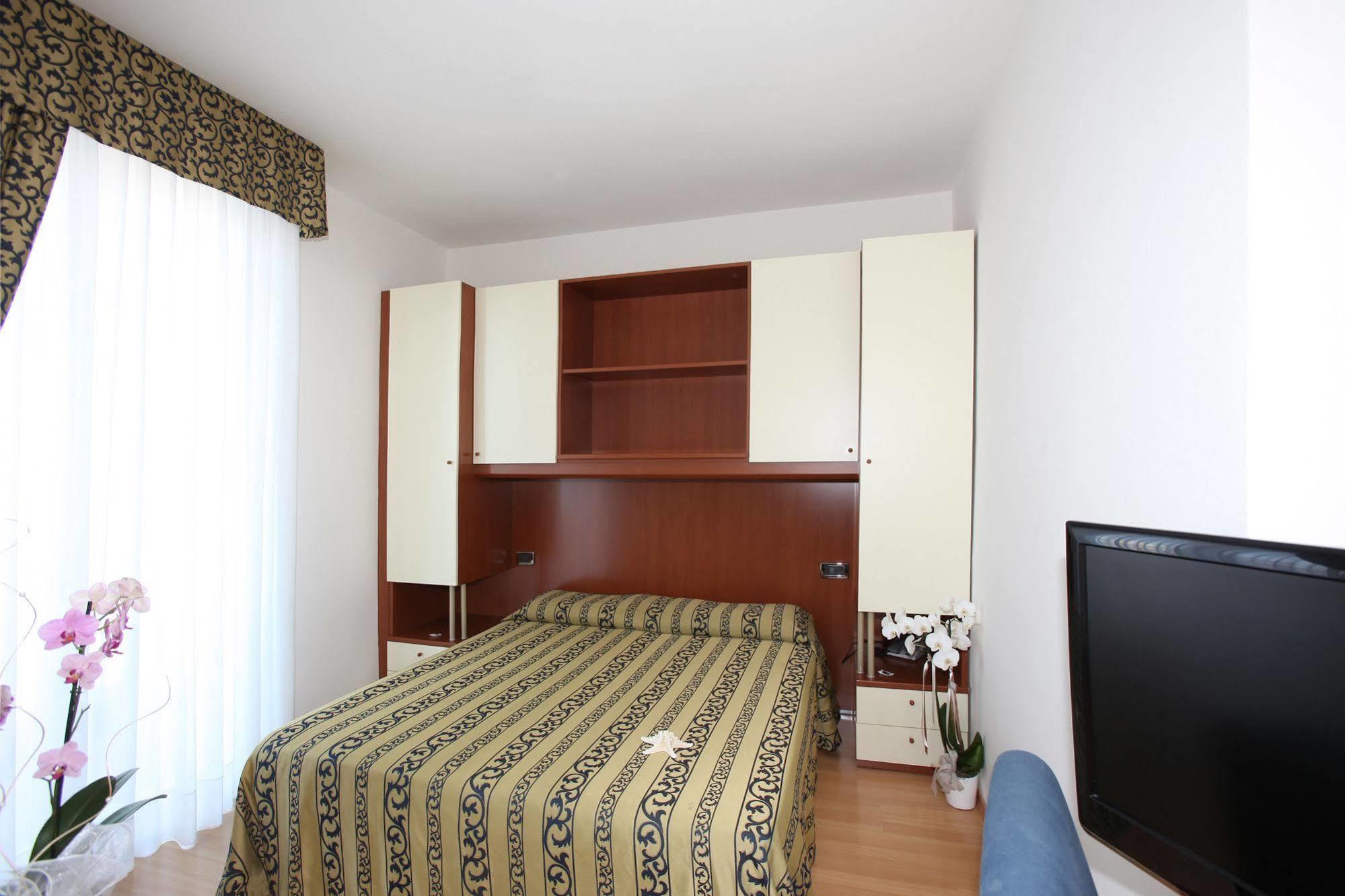 Hotel Santiago Lido di Jesolo Ngoại thất bức ảnh
